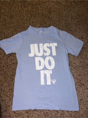 (5) Nike Boys Sz S Graphic Tees